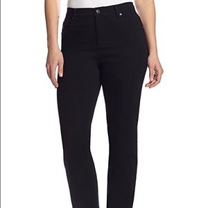 NWT Gloria Vanderbilt Amanda Jeans, Black, size 8